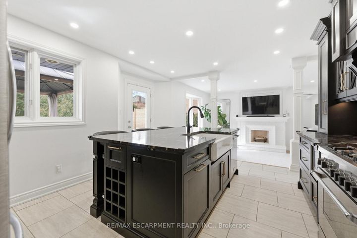 Photo 14 at 138 Miller Drive, Ancaster, Hamilton