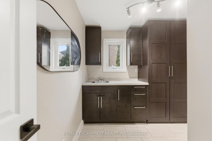 Photo 20 at 138 Miller Drive, Ancaster, Hamilton