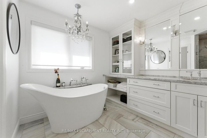 Photo 25 at 138 Miller Drive, Ancaster, Hamilton