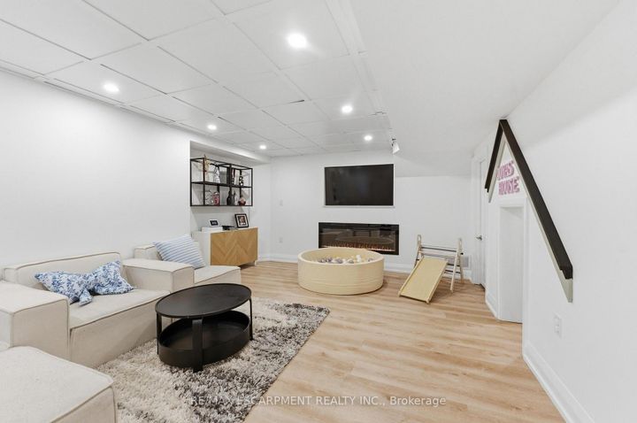 Photo 37 at 138 Miller Drive, Ancaster, Hamilton