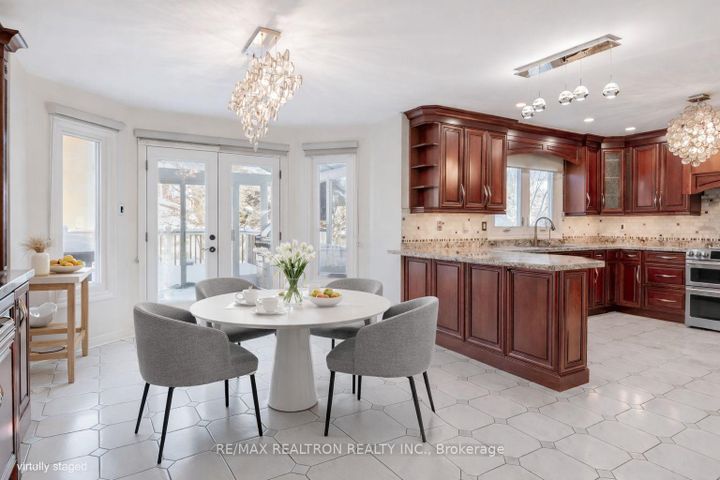 Photo 10 at 406 Weldrick Road E, Bayview Hill, Richmond Hill