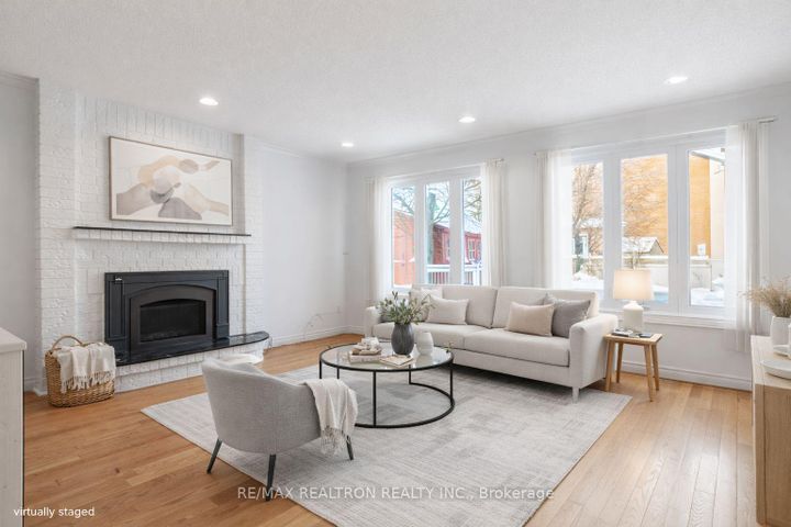 Photo 11 at 406 Weldrick Road E, Bayview Hill, Richmond Hill