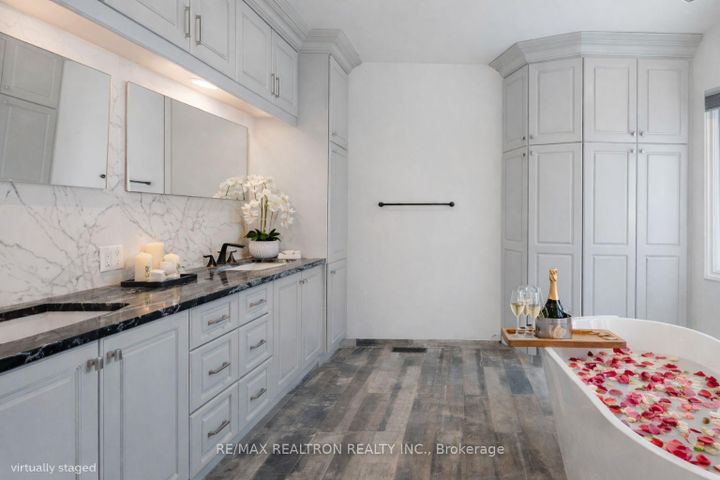 Photo 16 at 406 Weldrick Road E, Bayview Hill, Richmond Hill