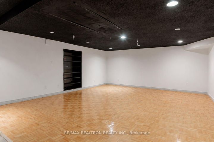 Photo 27 at 406 Weldrick Road E, Bayview Hill, Richmond Hill