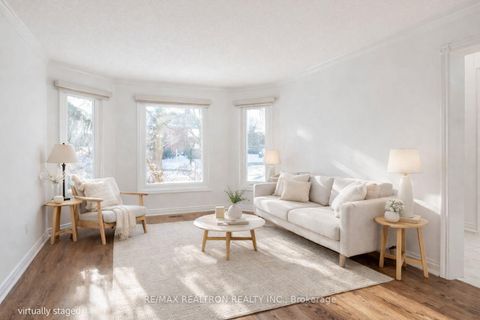 Photo 3 at 406 Weldrick Road E, Bayview Hill, Richmond Hill