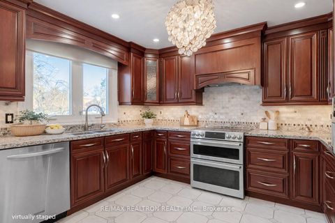 Photo 6 at 406 Weldrick Road E, Bayview Hill, Richmond Hill