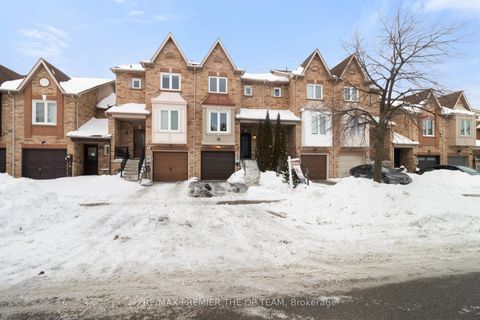 Photo 2 at 28 Kelso Crescent, Maple, Vaughan