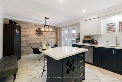 Photo 8 at 28 Kelso Crescent, Maple, Vaughan