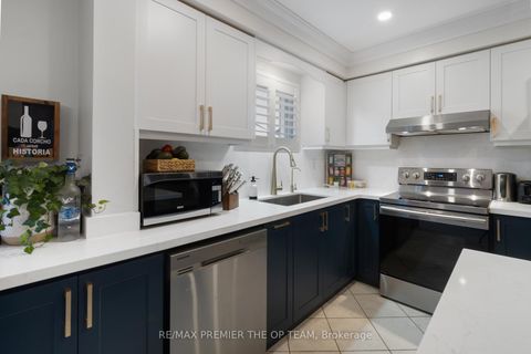 Photo 9 at 28 Kelso Crescent, Maple, Vaughan