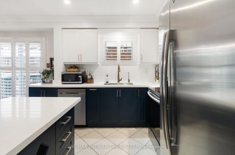 Photo 10 at 28 Kelso Crescent, Maple, Vaughan