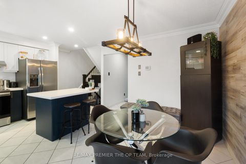 Photo 13 at 28 Kelso Crescent, Maple, Vaughan