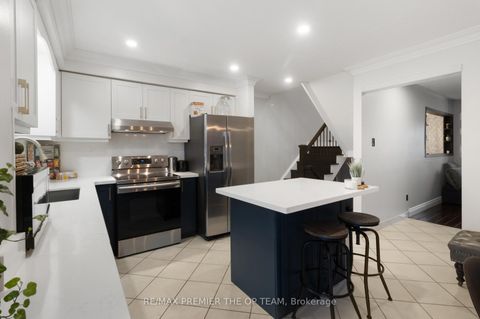 Photo 15 at 28 Kelso Crescent, Maple, Vaughan