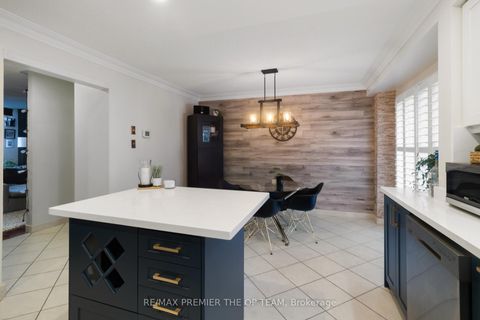 Photo 18 at 28 Kelso Crescent, Maple, Vaughan