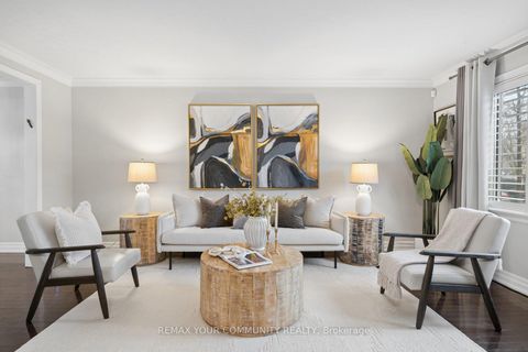 Photo 5 at 19 Newbury Lane, Westgate, Toronto