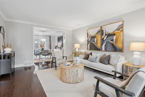 Photo 6 at 19 Newbury Lane, Westgate, Toronto