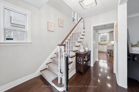 Photo 14 at 19 Newbury Lane, Westgate, Toronto