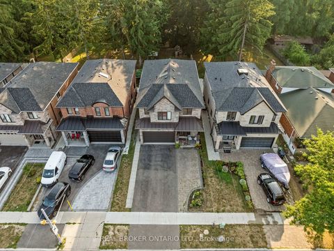 Photo 2 at 32B Cedar Drive, Scarborough Village, Toronto