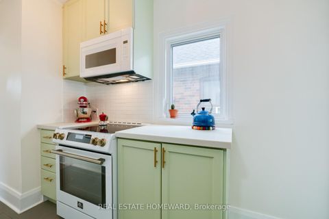 Photo 11 at 30 Ronald Avenue, Belgravia, Toronto