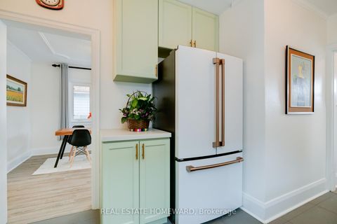 Photo 12 at 30 Ronald Avenue, Belgravia, Toronto