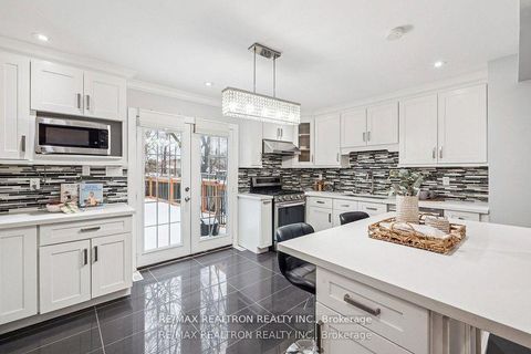 Photo 19 at 77 Mansewood Gardens, West Hill, Toronto