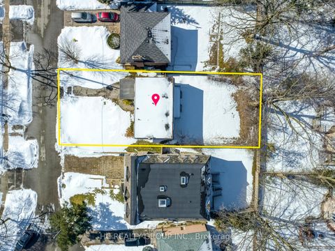 Photo 5 at 10 Waring Court, Willowdale East, Toronto