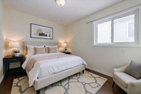 Photo 9 at 64 Copeman Crescent, Painswick North, Barrie
