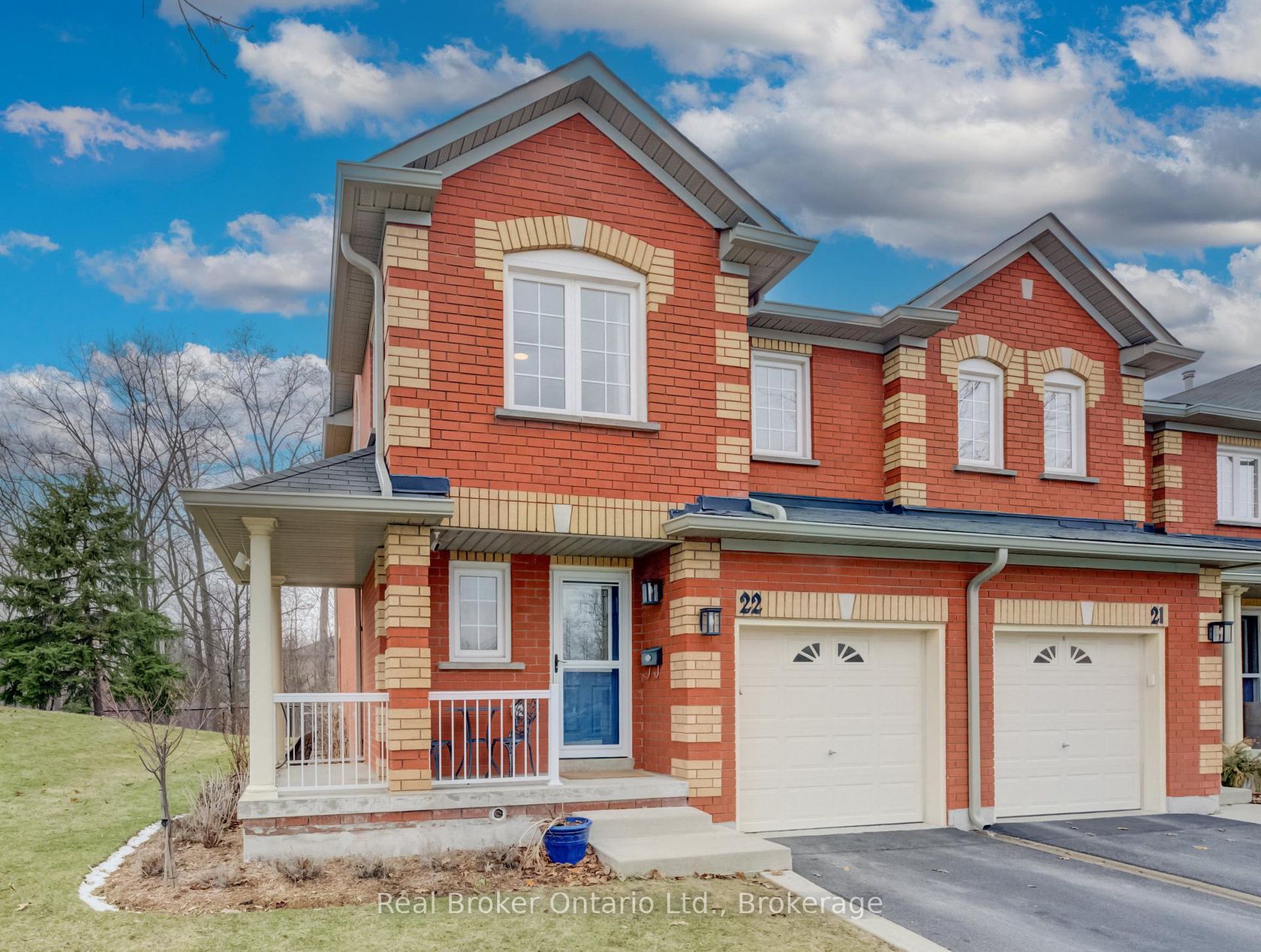 22 - 2022 ATKINSON Drive, Rose, Burlington 