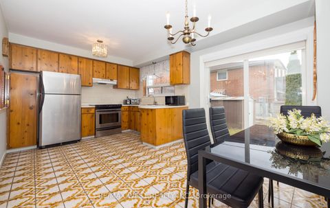 Photo 12 at 61 Stilecroft Drive, York University Heights, Toronto