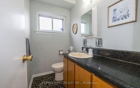 Photo 20 at 61 Stilecroft Drive, York University Heights, Toronto