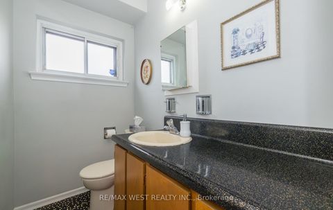 Photo 21 at 61 Stilecroft Drive, York University Heights, Toronto