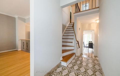 Photo 22 at 61 Stilecroft Drive, York University Heights, Toronto