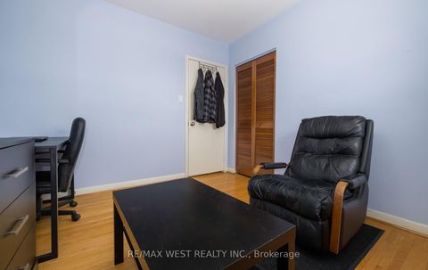 Photo 24 at 61 Stilecroft Drive, York University Heights, Toronto