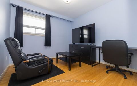 Photo 26 at 61 Stilecroft Drive, York University Heights, Toronto