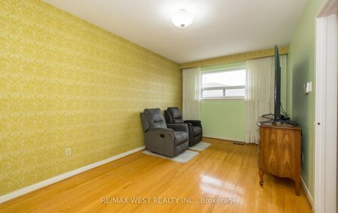 Photo 29 at 61 Stilecroft Drive, York University Heights, Toronto
