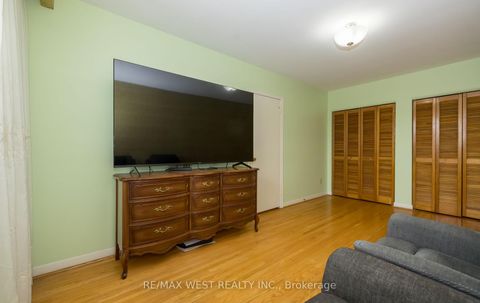 Photo 30 at 61 Stilecroft Drive, York University Heights, Toronto