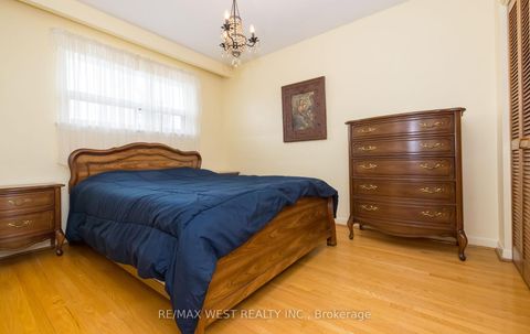 Photo 31 at 61 Stilecroft Drive, York University Heights, Toronto