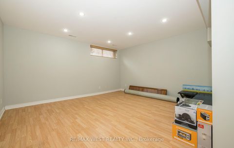 Photo 35 at 61 Stilecroft Drive, York University Heights, Toronto