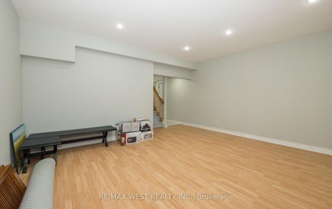 Photo 36 at 61 Stilecroft Drive, York University Heights, Toronto