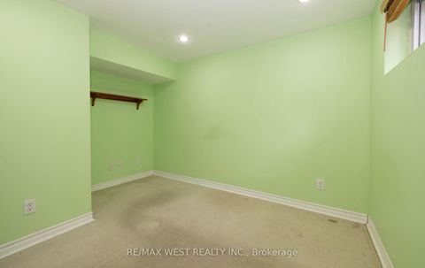 Photo 38 at 61 Stilecroft Drive, York University Heights, Toronto