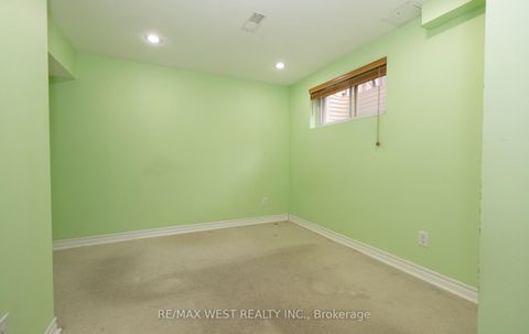 Photo 39 at 61 Stilecroft Drive, York University Heights, Toronto