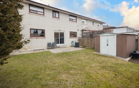 Photo 45 at 61 Stilecroft Drive, York University Heights, Toronto