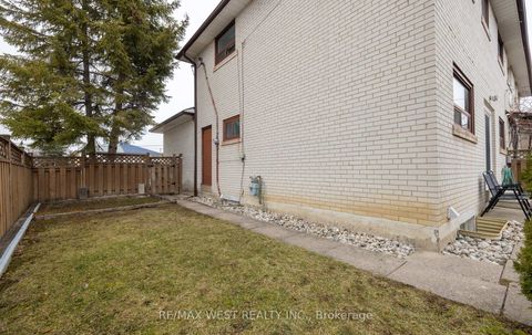 Photo 46 at 61 Stilecroft Drive, York University Heights, Toronto