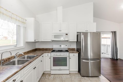 Photo 11 at 38 Linden Lane, Rural Innisfil, Innisfil