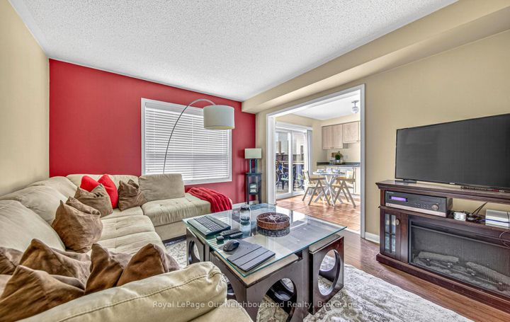 Photo 8 at 1581 Sarasota Crescent, Samac, Oshawa