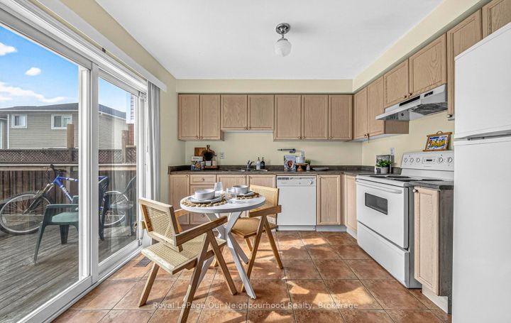 Photo 9 at 1581 Sarasota Crescent, Samac, Oshawa