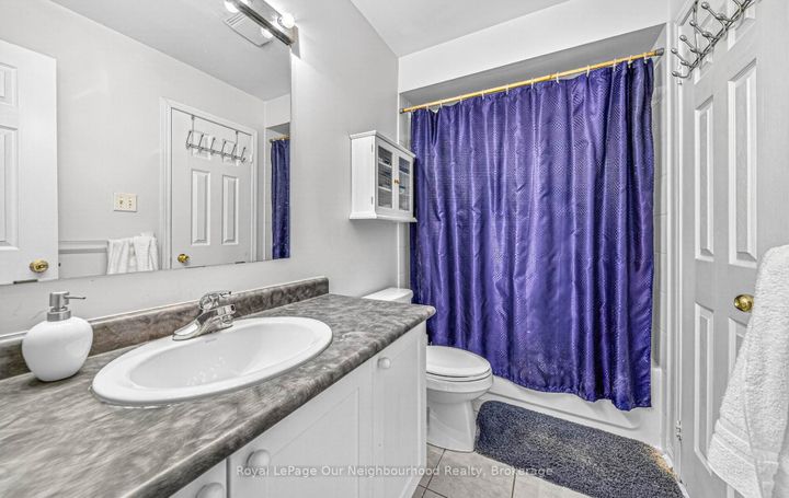 Photo 15 at 1581 Sarasota Crescent, Samac, Oshawa