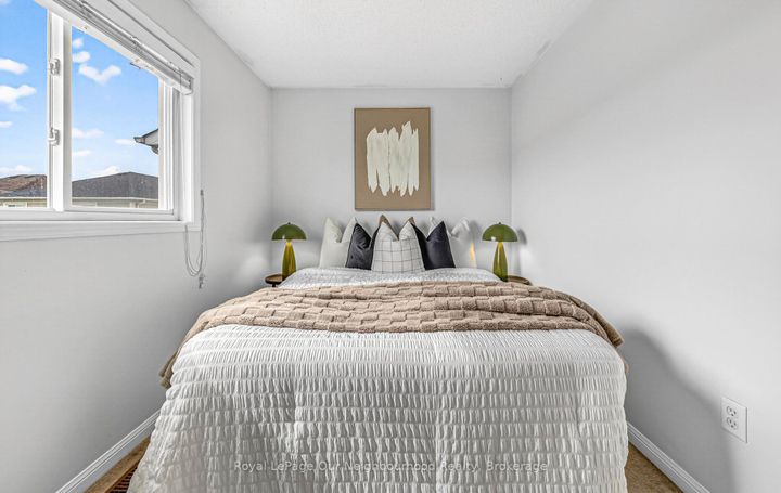 Photo 17 at 1581 Sarasota Crescent, Samac, Oshawa