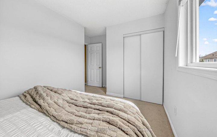 Photo 18 at 1581 Sarasota Crescent, Samac, Oshawa