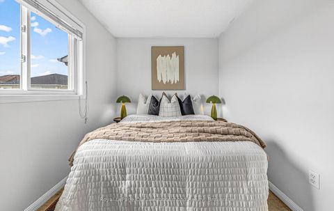 Photo 17 at 1581 Sarasota Crescent, Samac, Oshawa