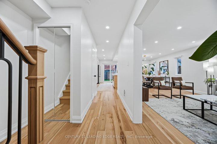 Photo 3 at 923 Redbird Crescent, Liverpool, Pickering